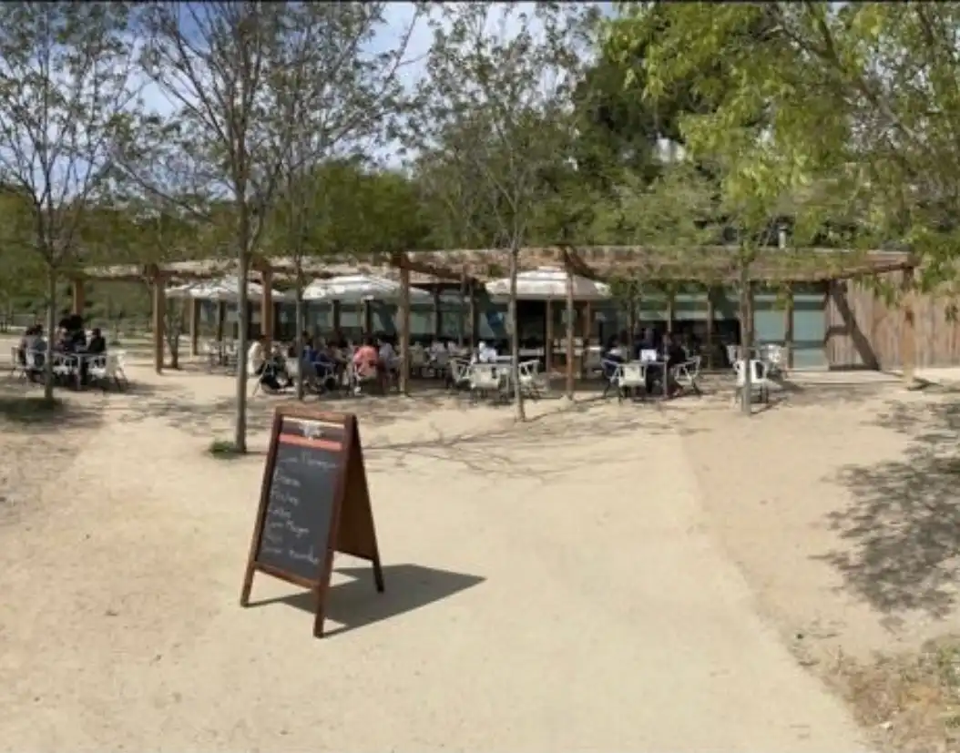 Las Pistas Bar