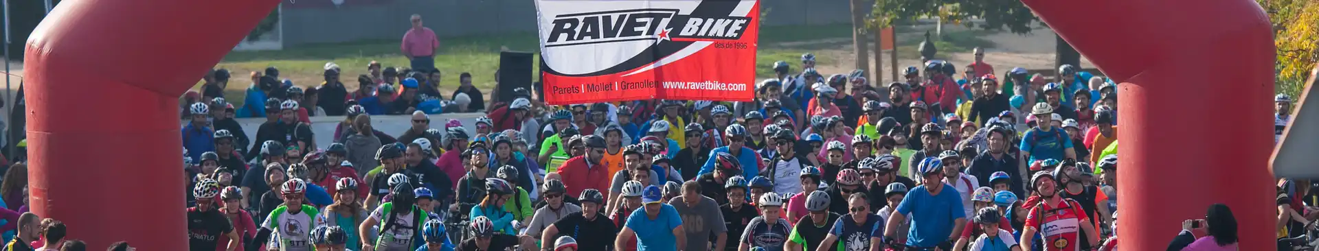 Grup de persones a la Diada de la Bicicleta